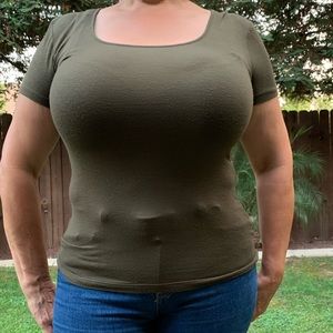 Military green fitted tee